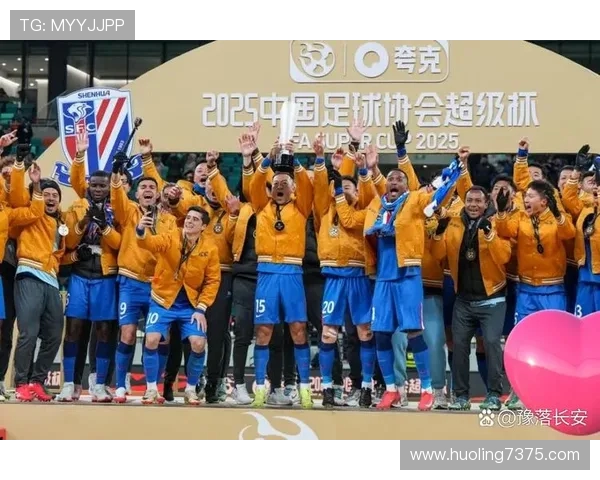 上海海港迎战上海申花德比战激情上演 全城焦点大战一触即发 上海海港迎战上海申花德比战激情上演 全城焦点大战一触即发