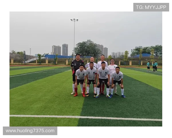 足球新手必看:提升个人能力的全面入门指南与实用技巧分享 足球新手必看:提升个人能力的全面入门指南与实用技巧分享